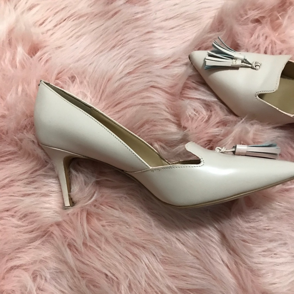 Blush pumps